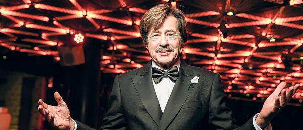 So viel Smoking muss schon sein. Jörg Draeger wird die „Tutti Frutti“-Zuschauer in perfekter Gastgebermanier begrüßen.