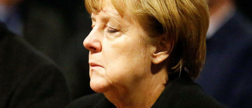 Bundeskanzlerin Angela Merkel in der Gedächtniskirche am Breitscheidplatz, wo sie sich auch ins Kondolenzbuch eintrug.