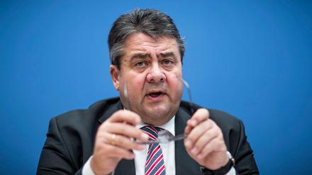 Am Montag ließ sich Sigmar Gabriel noch auf einer Pressekonferenz sehen. 