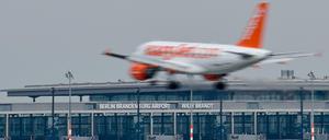 Eine unendliche Geschichte. Die Serie aus Pannen, Verzögerungen, Irritationen und Ungewissheiten am Hauptstadtflughafen BER reißt einfach nicht ab. 