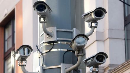 Der Senat sperrt sich bisher gegen mehr Videoüberwachung - wie hier in Duisburg.