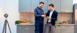 Jakob Repp (links) und Jan-Fiedler Damm setzen auf flüssige Snacks für zwischendurch.