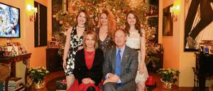 US-Botschafter John Emerson und seine Familie in der weihnachtlich geschmückten Residenz in Dahlem.