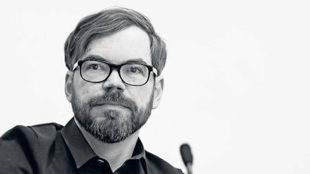 David Wagner, 45, lebt in Berlin. 2016 erschienen „Ein Zimmer im Hotel“ (Rowohlt) und „Sich verlieben hilft“ (Verbrecher Verlag).