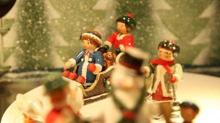 Festliche Konventionen: Die Geschenke kommen zum Schluss, wer sie gebracht hat, ist dann auch egal.