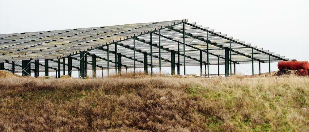 Von der geplanten Legehennenanlage Zollchow II in der Uckermark in Brandenburg steht nur der Rohbau. 