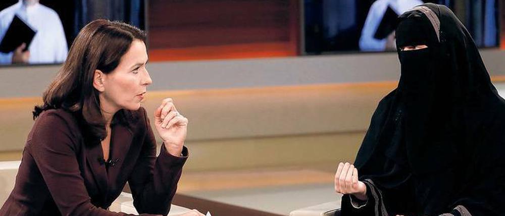Brutalo-Reflex. Als die vollverschleierte Nora Illi am 6. November in der Talkrunde von Anne Will saß, gab es harsche bis hysterische Reaktionen. Die Kritik an der Sendung verlor jedes Augenmaß.