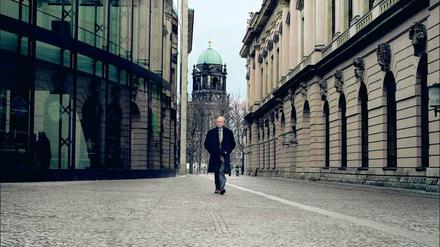 Der Chef geht. Marek Janowski (77) verlässt die Berliner Konzertsäle, in denen er seit 2002 das Rundfunk-Sinfonieorchester mit großem Erfolg leitete. Zum Abschied dirigiert er am 30./31.12. Beethovens Neunte im Konzerthaus. Doch darüber will der für seinen trockenen Humor bekannte Maestro eigentlich gar nicht reden. Er schaut lieber in die Zukunft, die ihn wieder nach Bayreuth führen wird. 