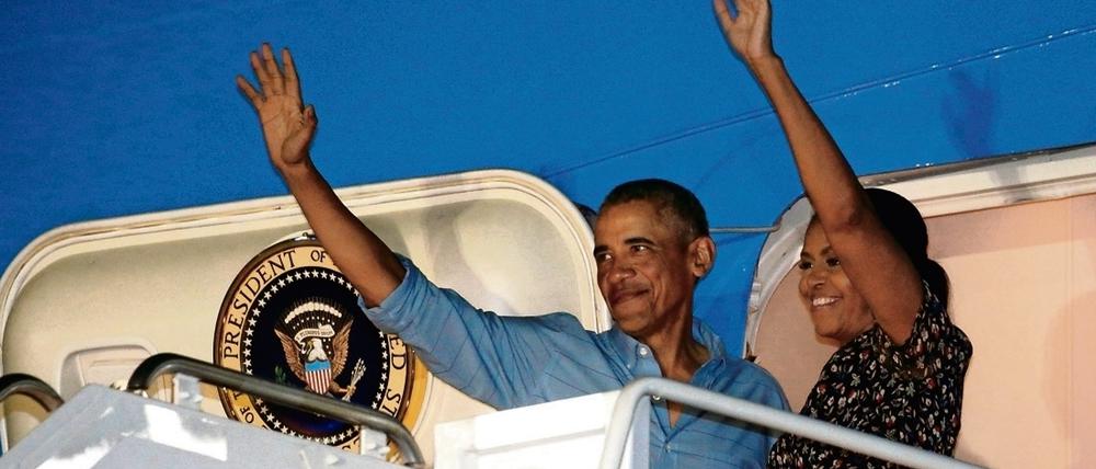 In den letzten Tagen im Amt schränkt Barack Obama die Handlungsfähigkeit des Nachfolgers Donald Trump ein.