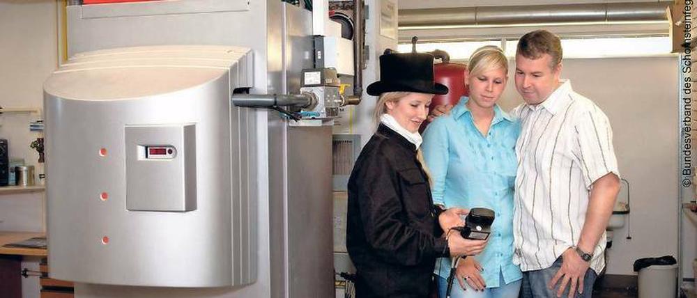 Sparsam oder verschwenderisch? Das Label muss es bei der Feuerstättenschau zwingend vergeben werden.