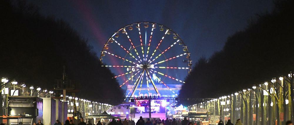 Rund eine Million Menschen werden zur Feier zwischen Brandenburger Tor und Siegessäule erwartet.