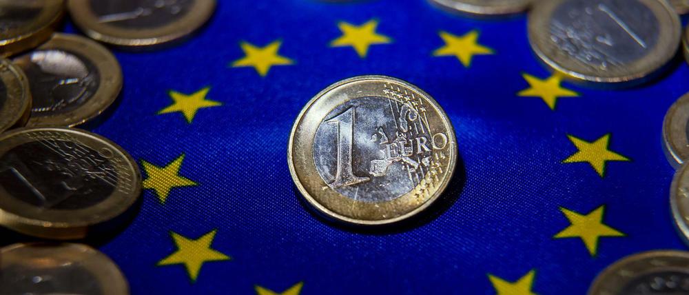 Seit 15 Jahren zahlen wir mit ihm. Inzwischen haben 19 Länder den Euro und fast 340 Millionen Menschen.