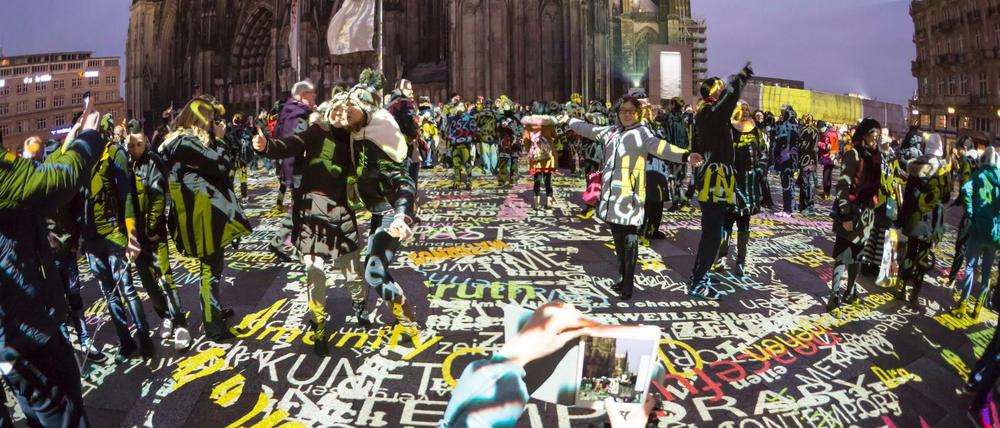 Ein Jahr nach den Übergriffen feiert Köln das neue Jahr in einer Sicherheitszone.