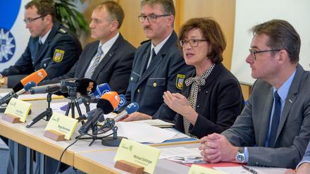Generalstaatsanwältin Margot Burmeister bei der Pressekonferenz am Montag zur Vereitelung eines Anschlags.