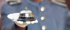 "Ich bin ein Diener", sagt Raffaele Sorrentino bescheiden über sich. Dabei beschäftigt der Unternehmer und frühere Concierge heute 150 Mitarbeiter. 