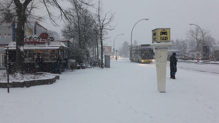 In Rudow hat der Winter am Donnerstagmorgen schon richtig Einzug gehalten.