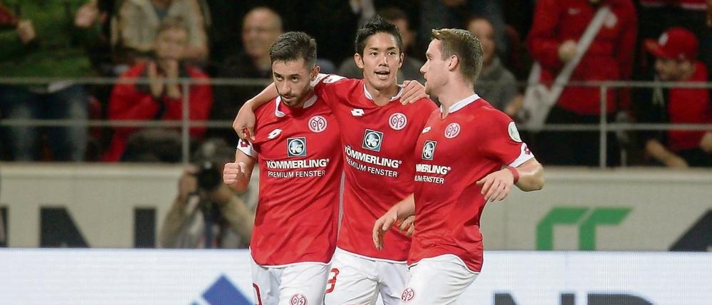 Der Mainzer Yunus Malli (links) möchte demnächst in Wolfsburg jubeln.