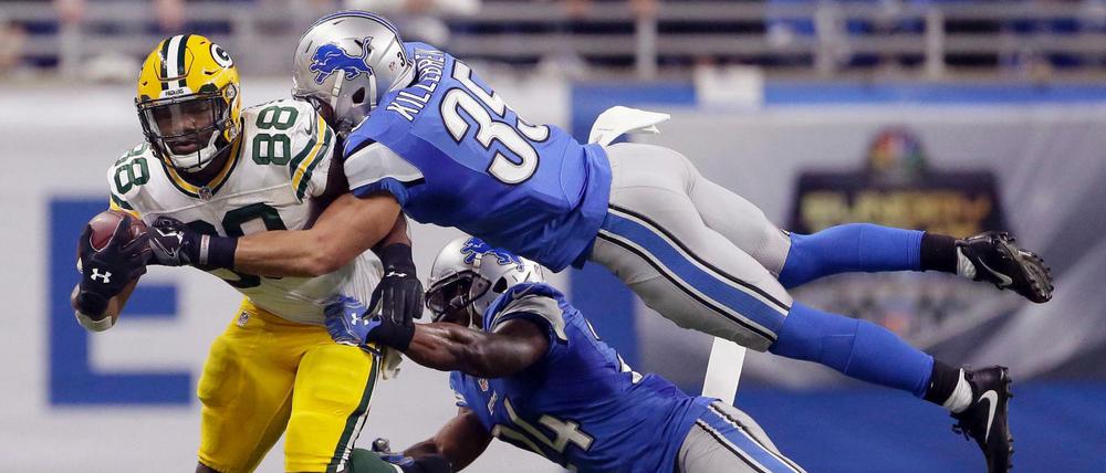 Am letzten Spieltag der Regular Season setzten sich die Green Bay Packers mit Ty Montgomery (l.) 31:24 gegen die Detroit Lions durch. Beide Teams haben sich für die Playoffs qualifiziert.