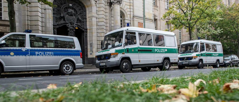 Auch diesmal werden die Sicherheitsmaßnahmen vor dem Moabiter Gericht hoch sein.