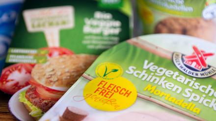 Ernährungsminister Christian Schmidt (CSU) will Fleischnamen für Veggie-Produkte verbieten.