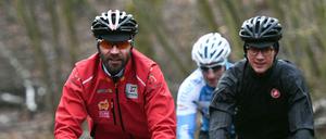 Auf seiner ersten Runde auf dem Teufelsberg hat Jens Voigt noch Begleiter. In der Nacht wird er vermutlich alleine unterwegs sein.