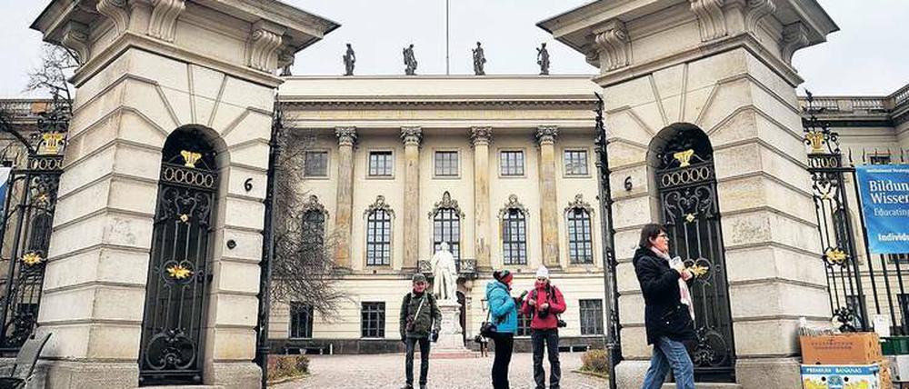 „Blöde Situation“. Die Humboldt-Universität darf bei ihrer Entscheidung Präzendenzfalle nicht ignorieren. Die undankbare Aufgabe, über Holms Zukunft an der HU zu entscheiden, hat Präsidentin Sabine Kunst. 