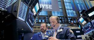 An der Börse kommt Trumps Plan gut an, die Aktienkurse steigen. Vor allem die Papiere von Banken haben sich zuletzt verteuert.