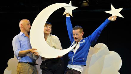 Eine Szene aus den Proben. Die Geschwister Pfister in „Frau Luna“.