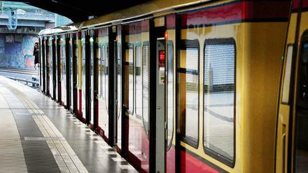 Alle eingestiegen? Die Türen schließen, hier am S-Bahnhof Westkreuz.