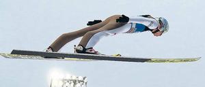 Die Ruhe in der Luft. Für Kamil Stoch spricht seine Erfahrung. Der Pole hat schon so manchen großen Wettkampf für sich entschieden. Foto: dpa/Kamann