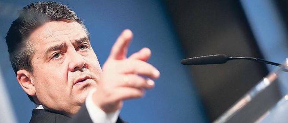 Sigmar Gabriel kennt die Vorbehalte, er weiß um alle Risiken – für sich und seine Partei.
