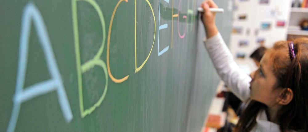Alphabetisierung. Die meisten Lehrerinnen und Lehrer setzen vermutlich verschiedene Methoden parallel ein.