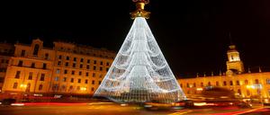 Georgiens Lichter. Weihnachtsschmuck im Zentrum von Tbilisi.