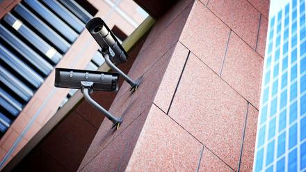 Videoüberwachung an einem Gebäude in Frankfurt am Main. 