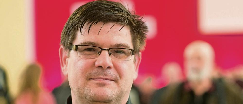 Im Mittelpunkt der Debatte um Holm steht inzwischen die Glaubwürdigkeit seiner Aussagen. Holm beruft sich in Bezug auf seine falschen Angaben auf Erinnerungslücken.