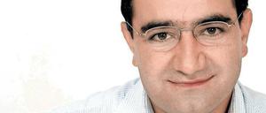 Özcan Mutlu fuhr Rad mit dem Botschafter Foto: dpa