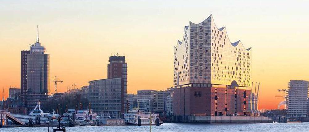 Modernes Wahrzeichen. Längst sind sämtliche 480 000 Karten für das erste Halbjahr ausverkauft. Heute wird die Elbphilharmonie eröffnet.