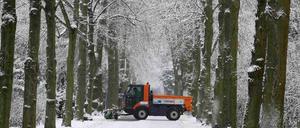 Die Winterdienste werden auch in den nächsten Tagen viel zu tun haben.