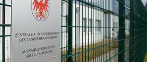 Begrenzte Abschiebehaft kann eine Maßnahme gegen Terror sein. Gänzlich beherrschbar ist das Problem aber nicht.