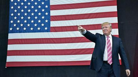 Der nächste US-Präsident Donald Trump (hier ein Foto aus dem Wahlkampf) hält sich nicht an einige Regeln der US-Politik. 