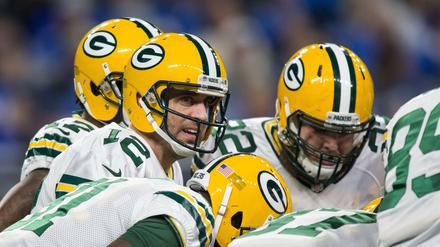 Alle unter einer Decke. Aaron Rodgers (Zweiter von links) führte Green Bay zu einem Sieg über die New York Giants und in die nächste Ülay-off-Runde. 