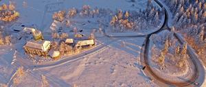 Sonnenaufgang am Kahlen Asten. Luftaufnahme mit Astenturm.