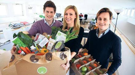  Das Berliner Start-up Hellofresh hat zuletzt gegen den Trend 85 Millionen Euro von Investoren kassiert. Die Gründer Thomas Griesel, Jessica Nilsson und Dominik Richter (von links) freut das. 