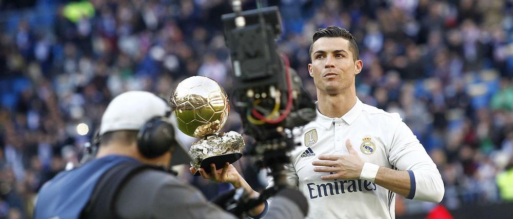 Immer im Fokus. Hinter Cristiano Ronaldo liegt das wohl beste Jahr seiner ohnehin sehr erfolgreichen Karriere. 
