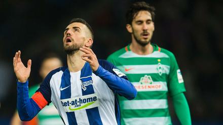 Kann doch nicht wahr sein. Auch Vedad Ibisevic (links) hat in der Rückrunde der Vorsaison seine Form gesucht.