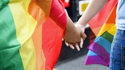 Zärtlichkeiten in der Öffentlichkeit? Homosexuelle fallen da immer noch auf.