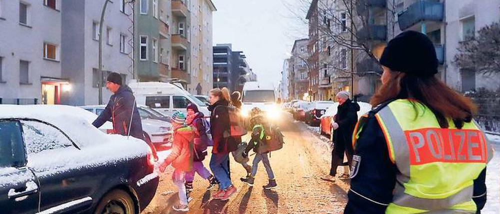 Die Werbellinsee-Grundschule in Schöneberg hat ihr Schülerlotsen-Projekt eingestellt. Nun ist erst einmal die Polizei im Einsatz.