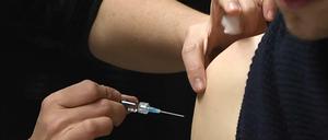 In einigen italienischen Arztpraxen ist schon der Impfstoff ausgegangen.