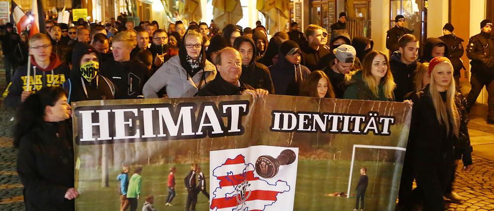 Rechte Demonstration im Oktober 2016 am Bautzener Kornmarkt. 