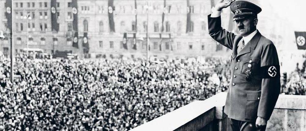 Braune Seilschaften. Viele durch die NS-Zeit belastete Ministerialbeamte haben nach dem Krieg ihre Karrieren in Bundesbehörden fortsetzen können. Foto: Ullstein-Bild
